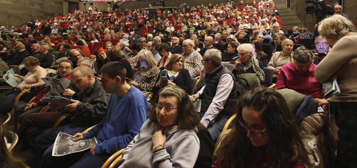 Cuatro grupos compiten para llegar a la final del Concurso de Murgas | GUSTAVO SANTOS