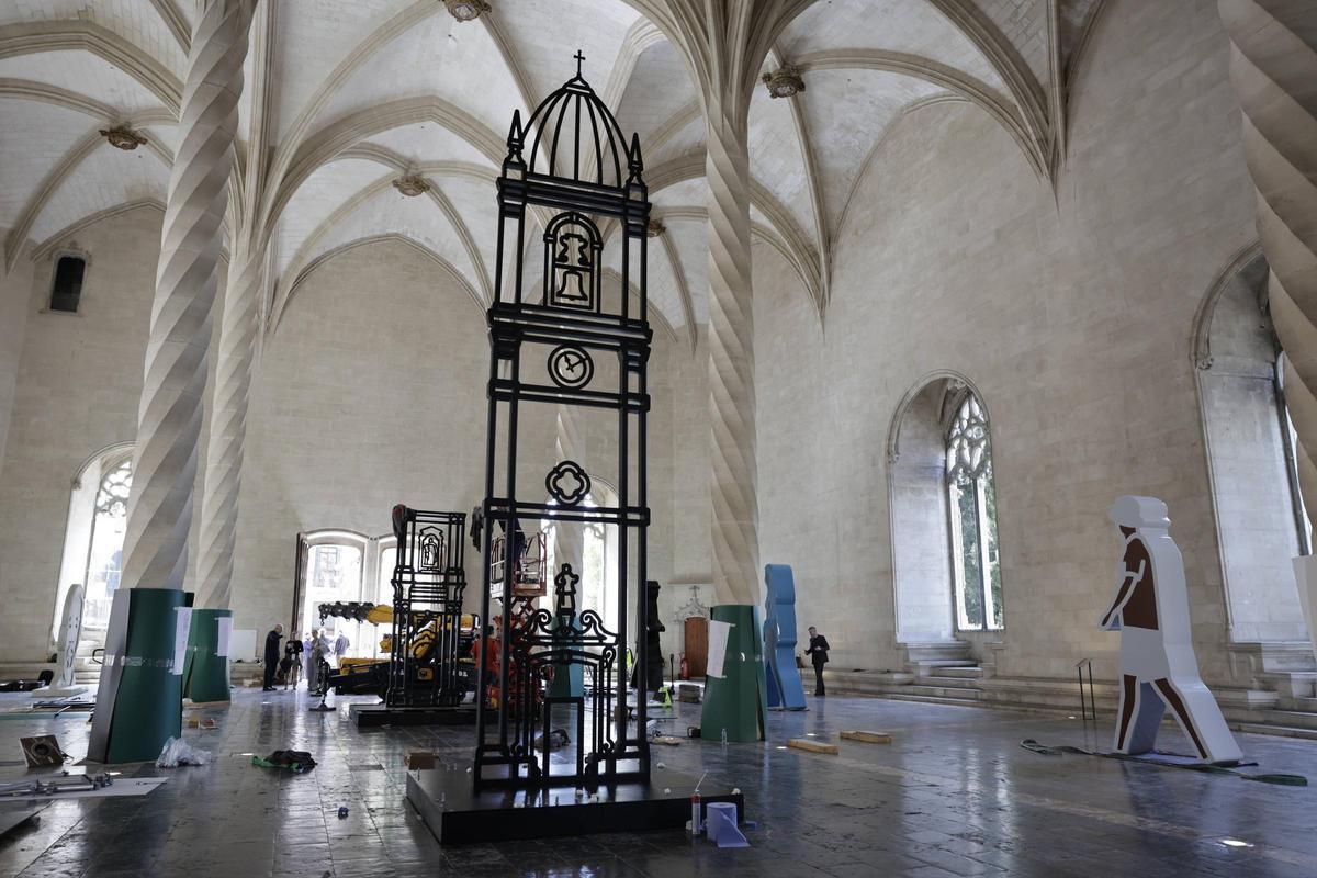 Montaje de la exposición de Julian Opie en la Llotja de Palma