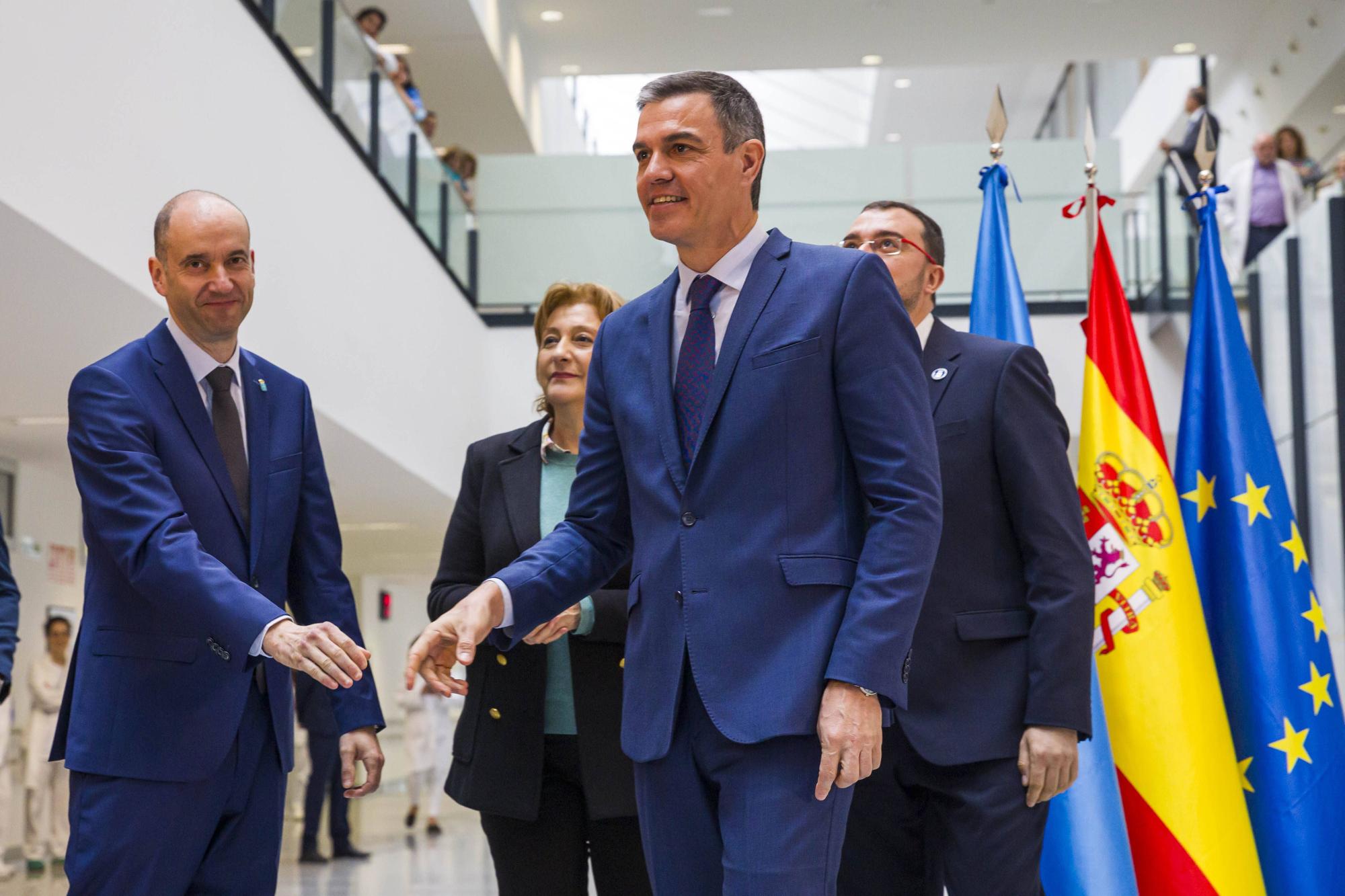 Visita de Pedro Sánchez al Hospital Universitario Central de Asturias (HUCA) en Oviedo