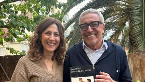 La periodista Helena García Melero y el abogado Javier Melero en la presentación del libro de este último