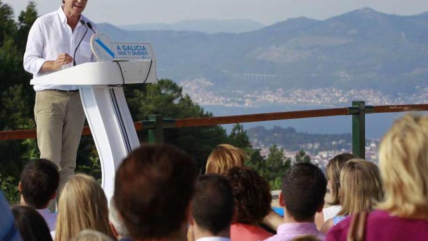 Feijóo, ayer en el monte Cepudo de Vigo, en la presentación de la candidatura del PP gallego por Pontevedra.