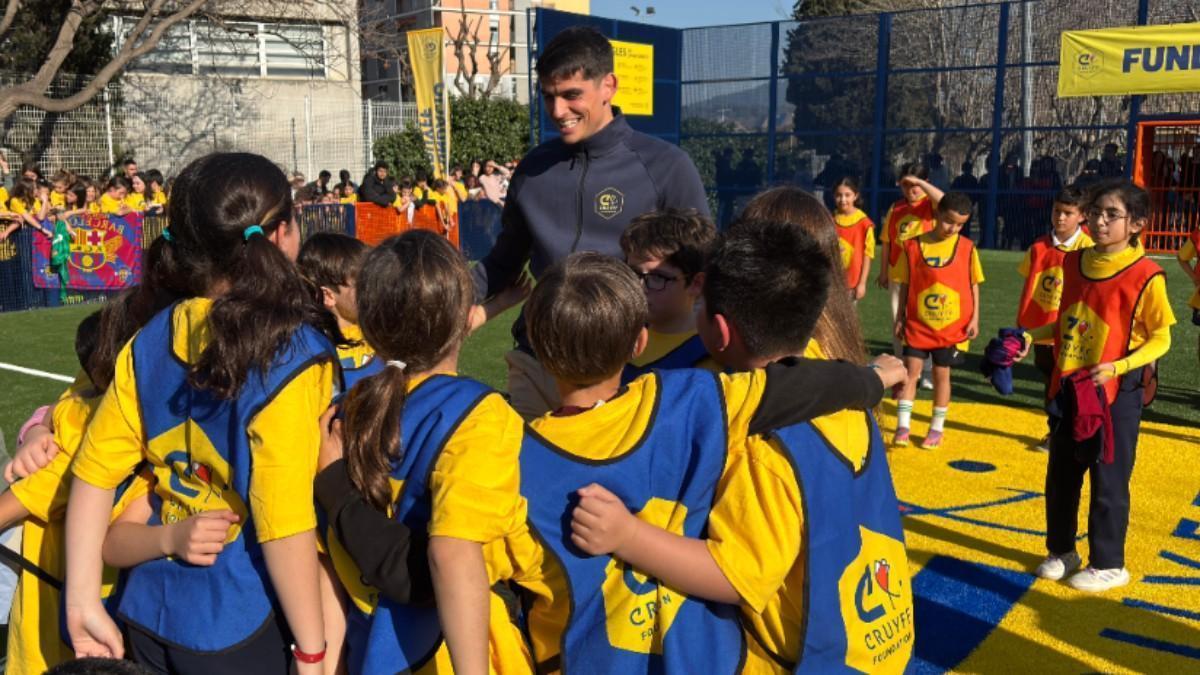 Gerard Martín, en la inauguración de la Cruyff Court: "Para mi cumpleaños pido ganarlo todo"