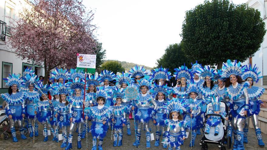 Espectáculo de chirigotas, pasacalles, sardinada, concursos y música en el carnaval de Monesterio