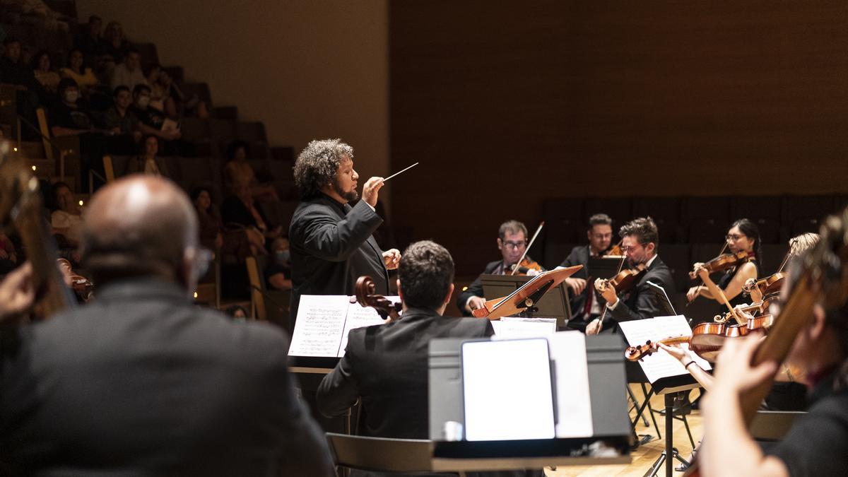 La Orquesta Virtuós Mediterrani, durante uno de sus conciertos