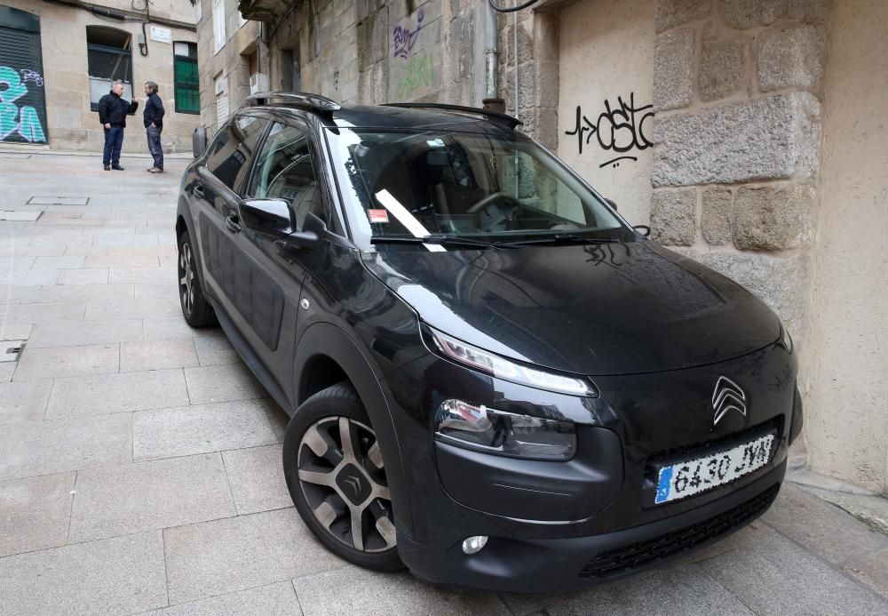 La Policía Local empieza a multar en el Casco Vello