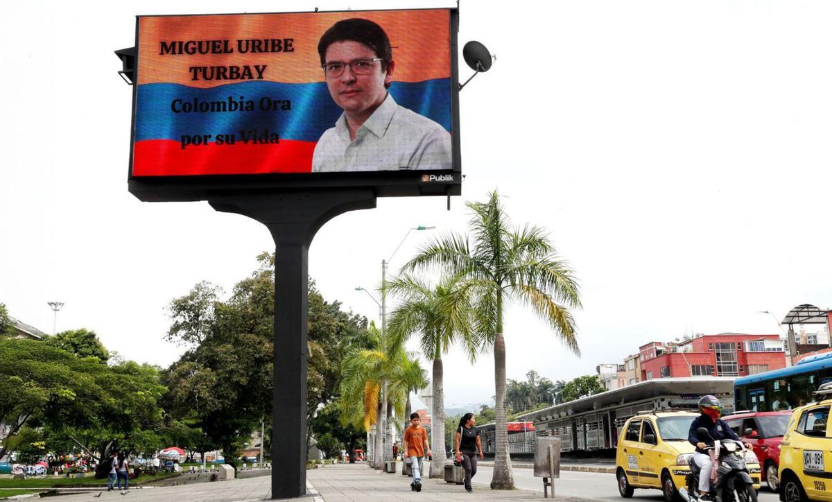 El senador colombià Miguel Uribe continua en "estat crític" El senador colombià Miguel Uribe continua en "estat crític"