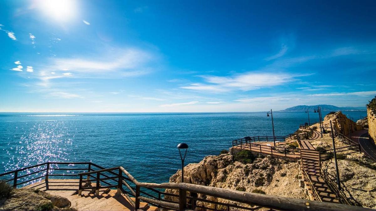 Esta ruta en Málaga es perfecta para disfrutar del atardecer y las mejores vistas de la costa