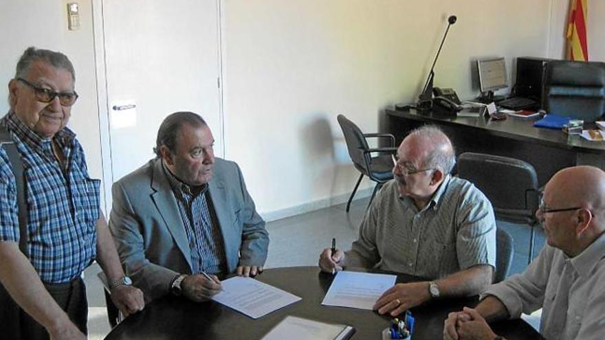 Signatura de l&#039;acord entre el gremi i l&#039;Ajuntament de Callús