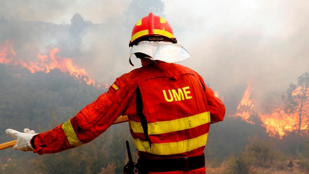 La UME despliega personal y vehículos contraincendios en Baleares