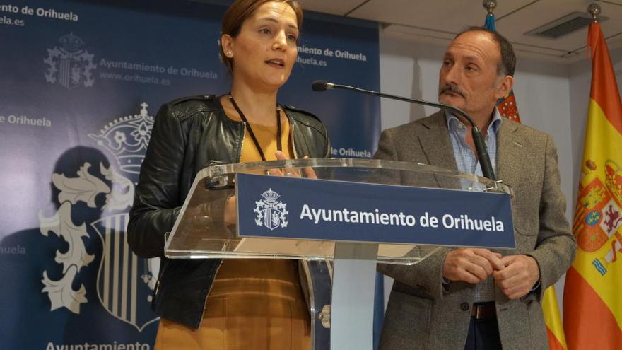 Imagen de los concejales de Orihuela Sabina Galindo y Rafael Almagro.