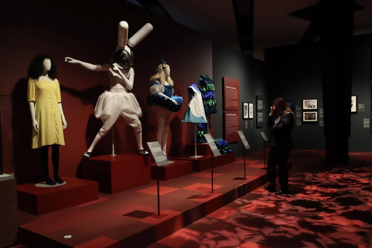 "Los mundos de Alicia. Soñar el país de las maravillas" llega a CaixaForum València.