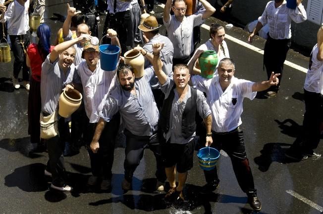 TRAIDA DEL AGUA 2016. LOMO MAGULLO. TELDE