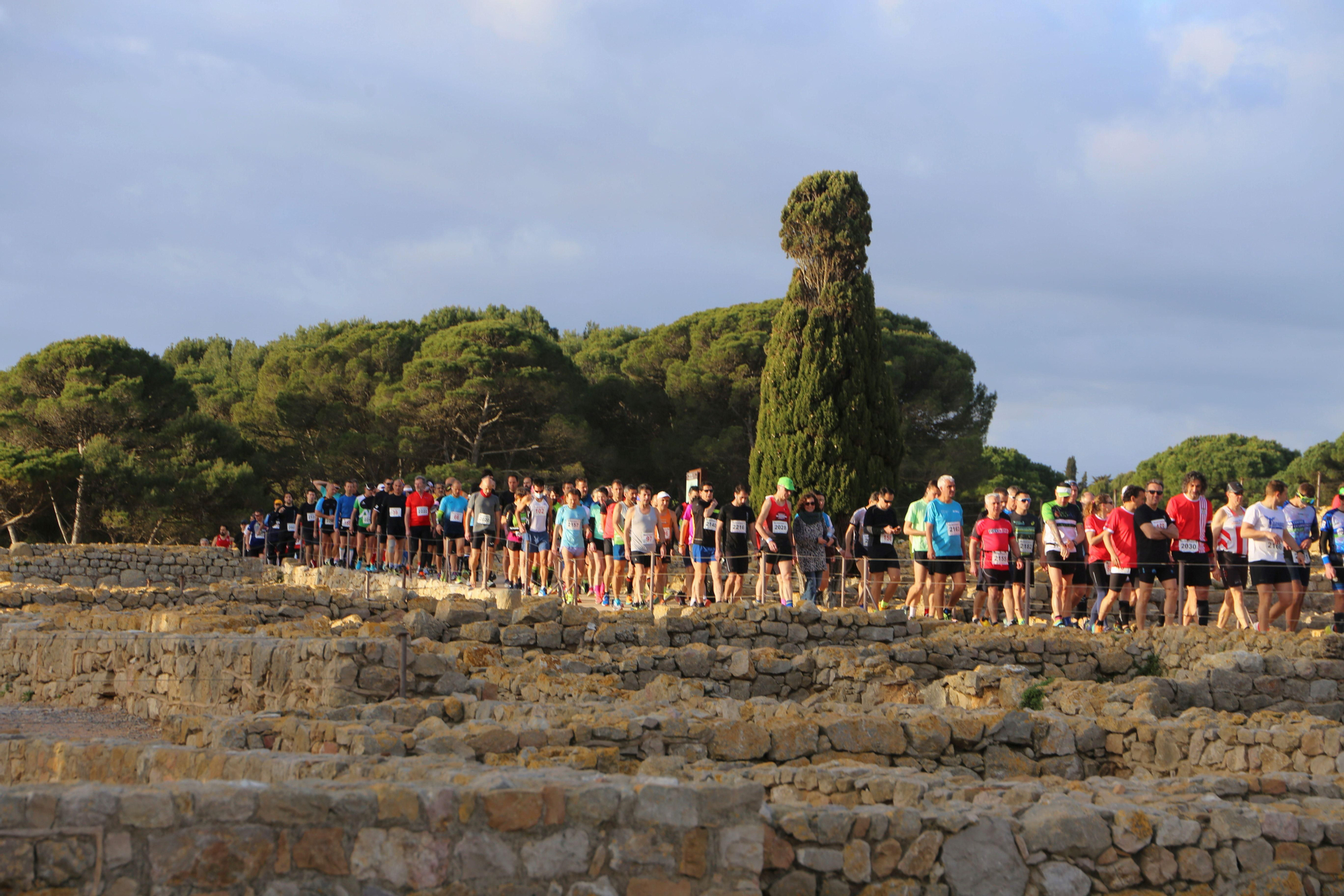 Xavi Tomasa i Sílvia Segura guanyen la 17a Marató d'Empúries