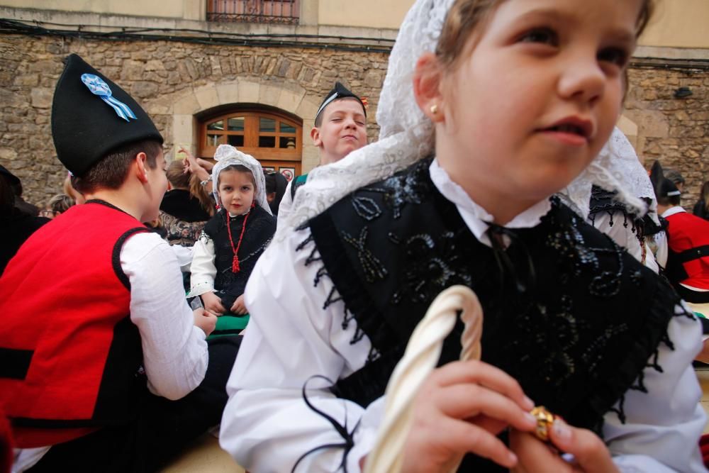 Pregón y desfile de carrozas en las fiestas del Bollo en Avilés