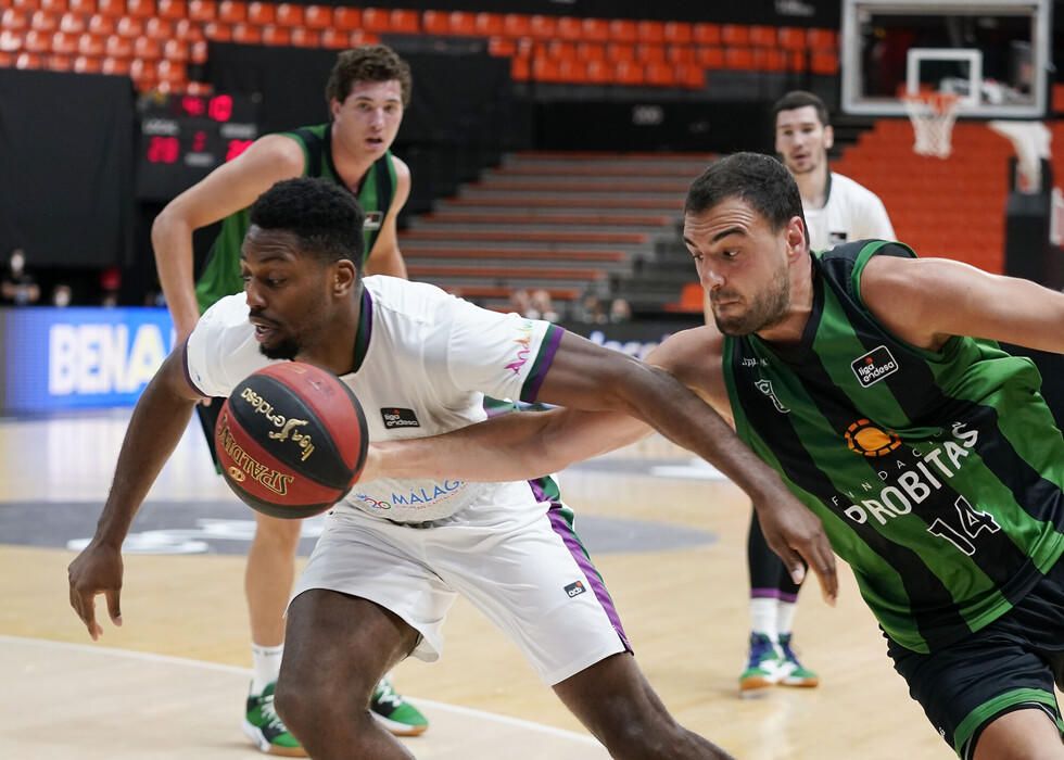 Importante victoria del Unicaja ante el Joventut en la fase final de la ACB