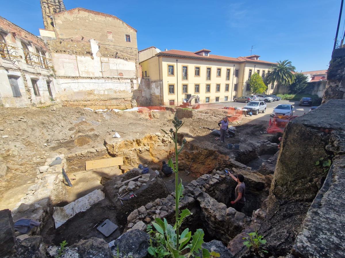 Las excavaciones realizadas en el Martillo de Santa Ana el pasado mes de abril.