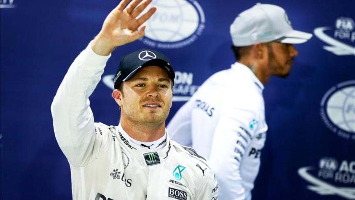 Rosberg recuperó el liderato en Singapur