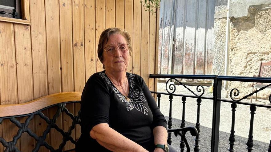 Cangas del Narcea rinde homenaje a su guardiana de romances: Lola’i Caballero, de 88 años, sigue cantando y recitando las historias que aprendió de niña con su padre