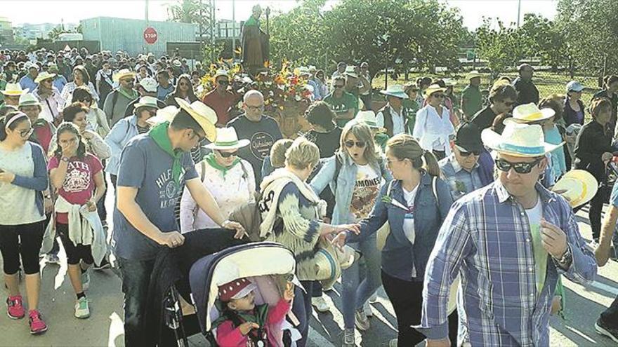 Benicarló peregrina hasta Sant Gregori en un día de homenajes