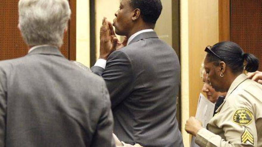 Conrad Murray es condenado por la muerte de Jackson