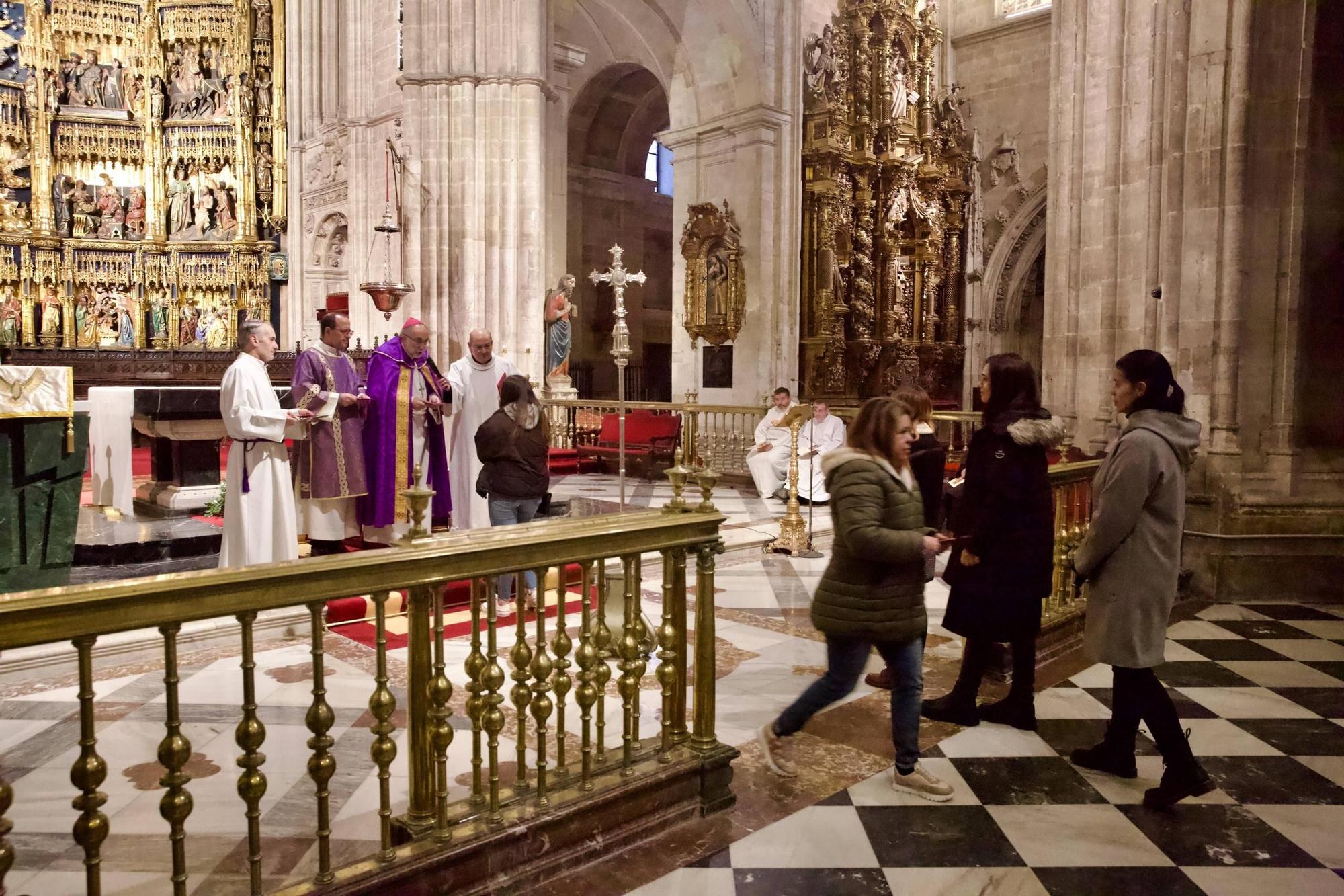 En imágenes: Rito de admisión al catecumenado de adultos en la catedral de Oviedo