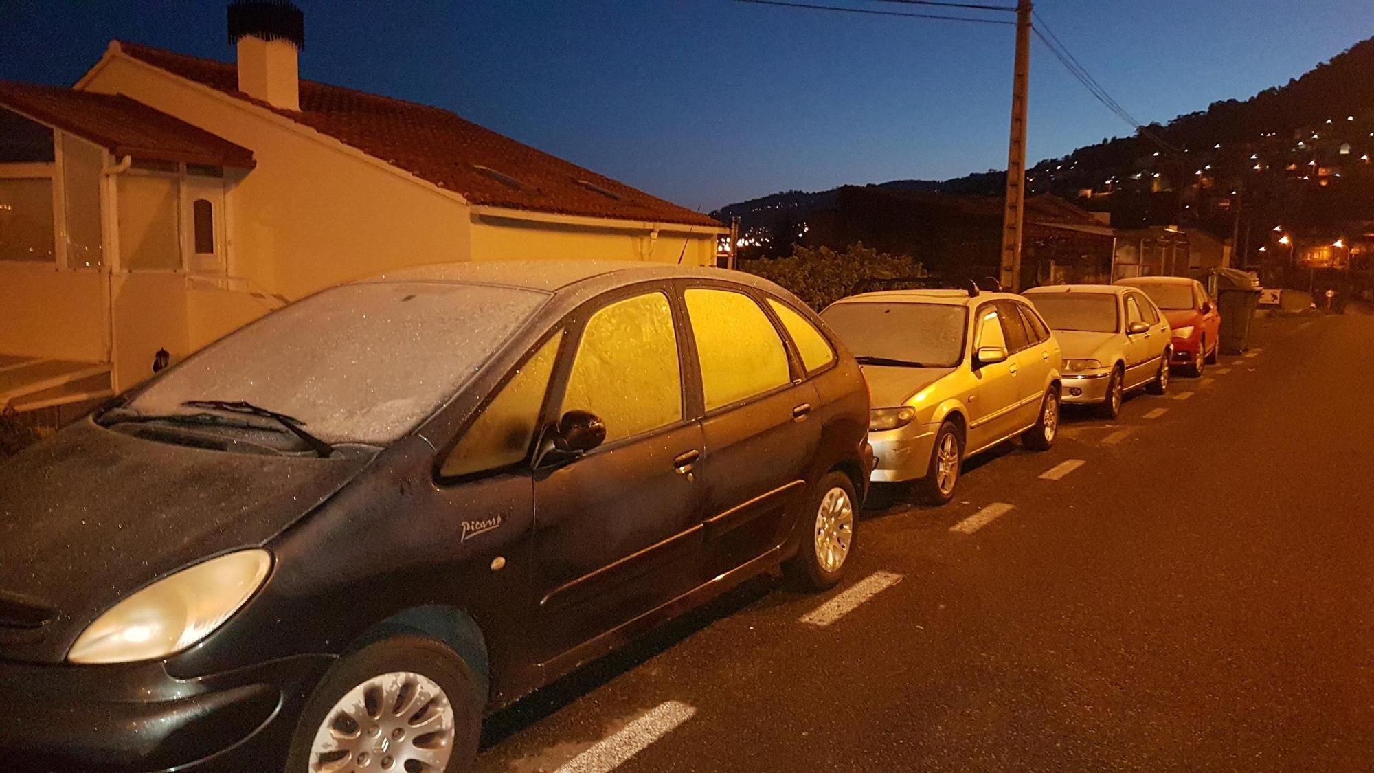 Coches "tiritando" en Vigo tras una nueva madrugada helada
