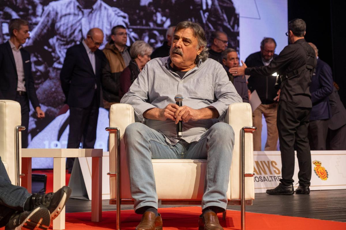 Sentido homenaje a los abonados del Mallorca con más de medio siglo de fidelidad.