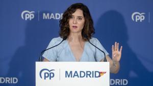 La presidenta de la Comunidad de Madrid, Isabel Díaz Ayuso, en rueda de prensa en la sede del PP.