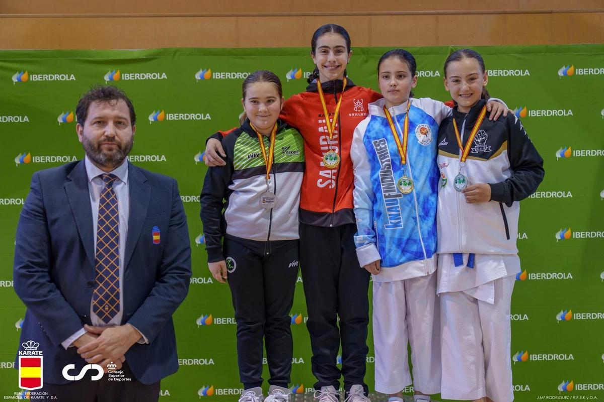 Nara Miranda, en lo más alto del podio.