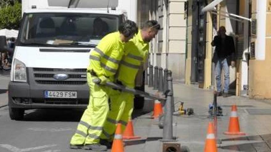 Auge y caída de los bolardos en las aceras de Valencia