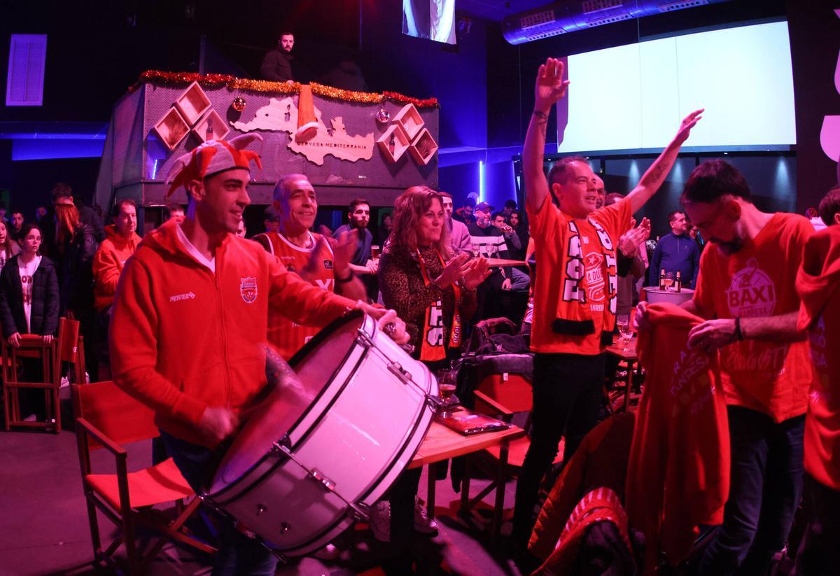 Totes les fotos de la retransmissió d'El Ganxo del partit entre el Hapoel i el Baxi