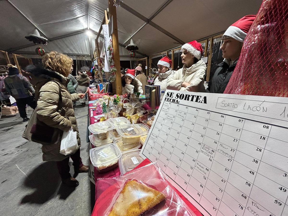 EN IMÁGENES: Así fue la primera jornada del mercado de Navidad de Grado