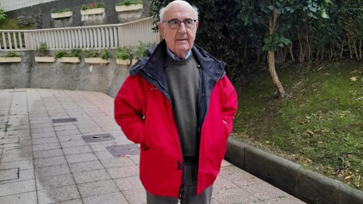 O antigo sacerdote e preso político no vello cárcere provincial da Coruña Anxo Ferreiro. | // LA OPINIÓN
