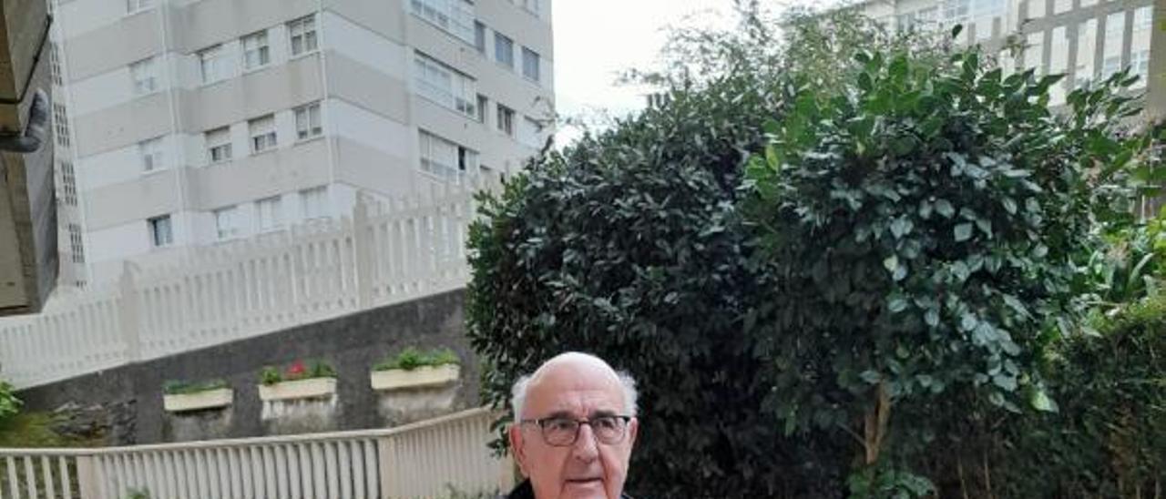 O antigo sacerdote e preso político no vello cárcere provincial da Coruña Anxo Ferreiro.   | // LA OPINIÓN