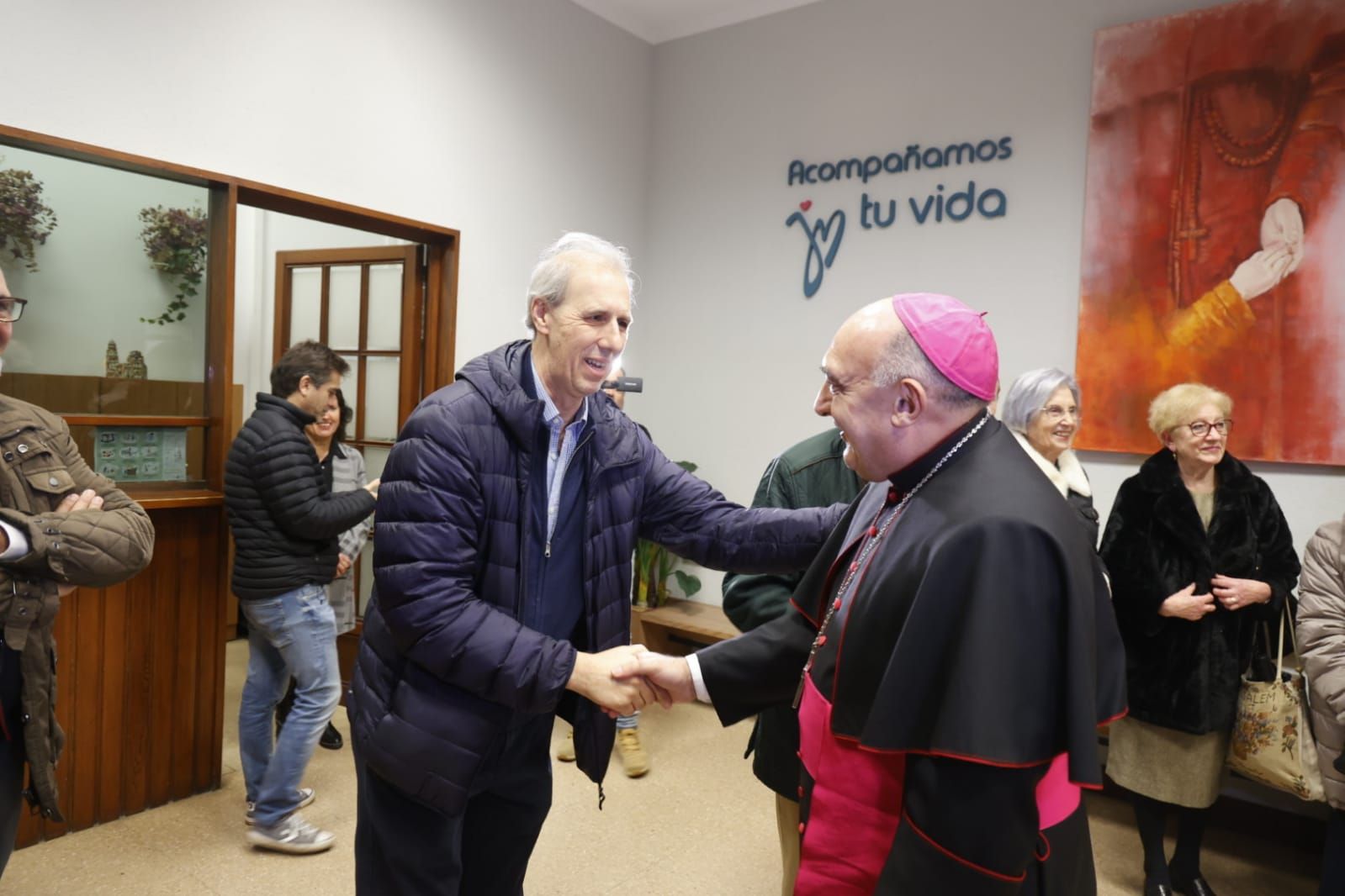 El nuevo arzobispo, Enrique Benavent, en el colegio Jesús-María