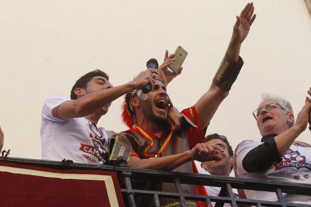 El Saguntino celebra el título de Copa a lo grande