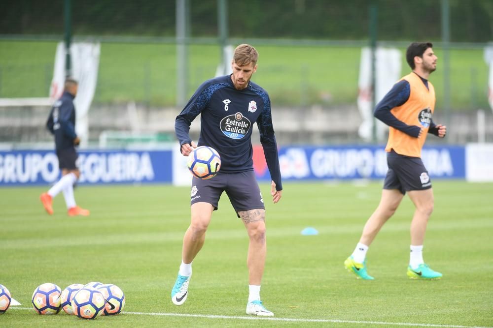 Los jugadores vuelven a los entrenamientos tras el empate en Pamplona ante el Osasuna.