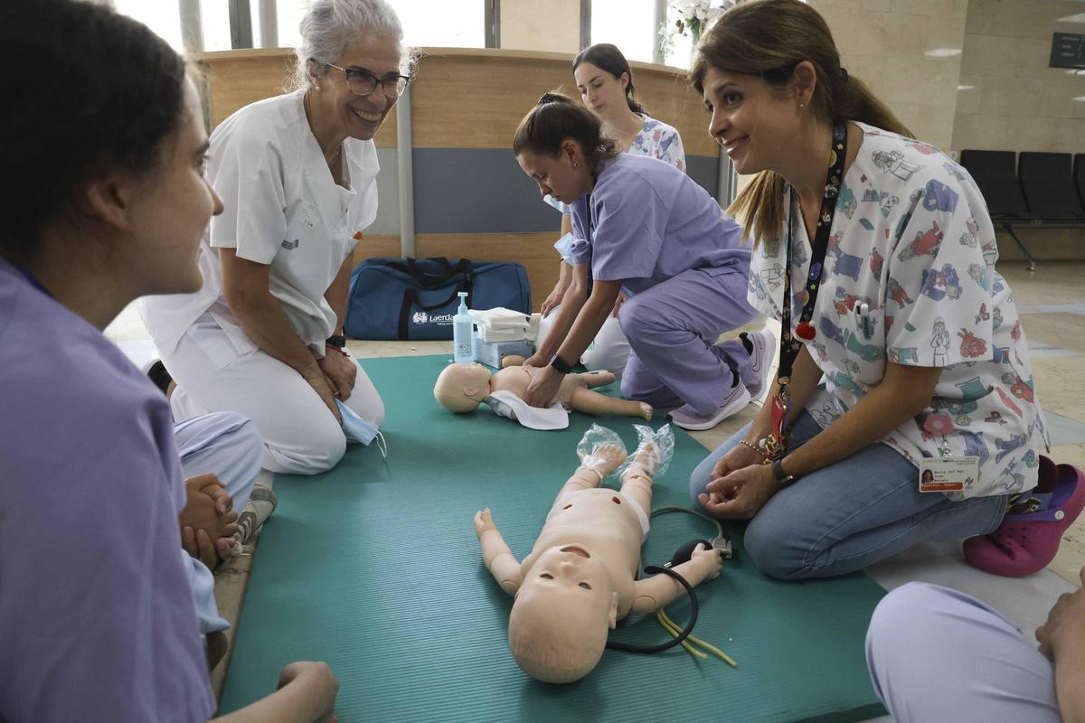Celebración del Día Mundial del Paro Cardíaco en el Hospital de Sant Joan con un taller de RCP Celebración del Día Mundial del Paro Cardíaco en el Hospital de Sant Joan con un taller de RCP