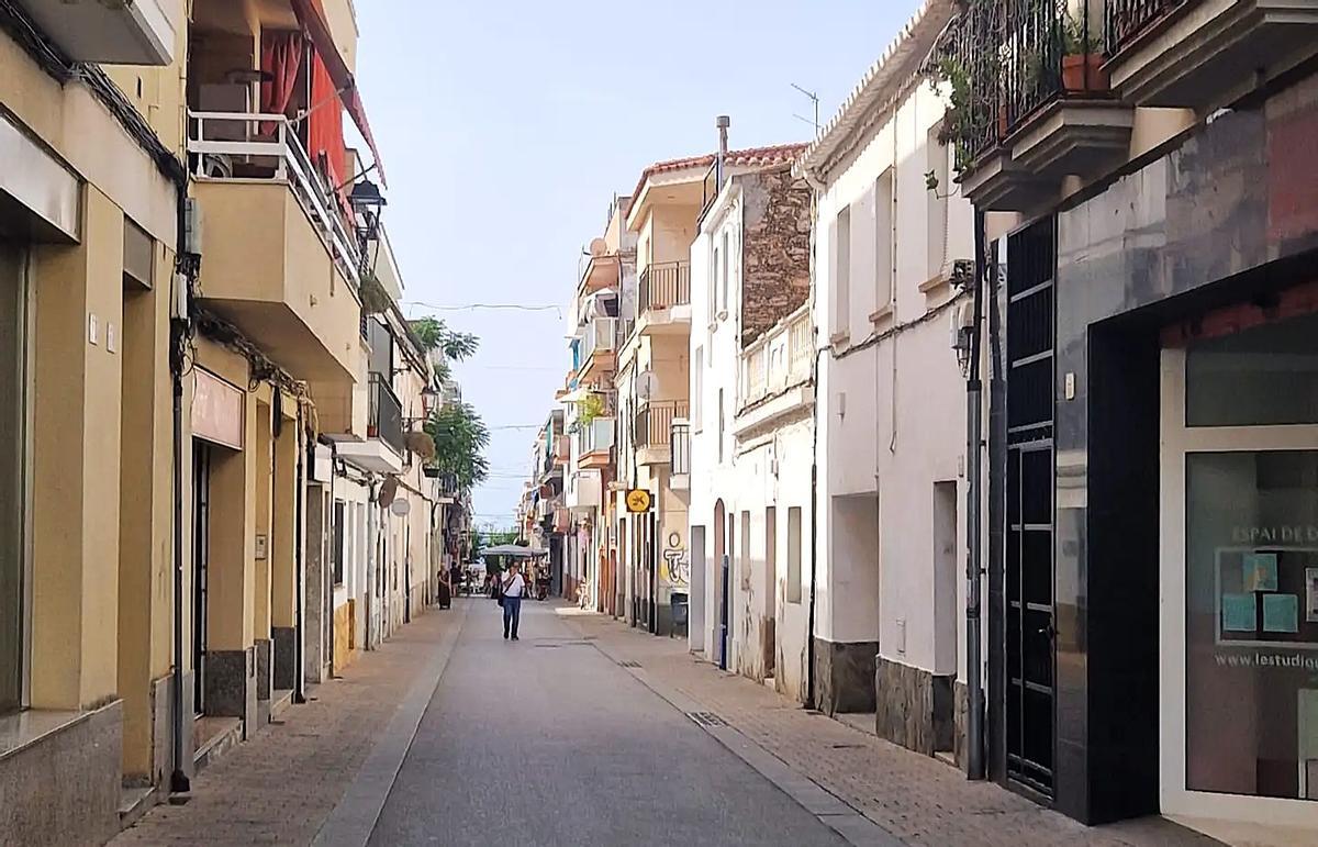 Una calle del casco urbano de Cunit, en una imagen de archivo.
