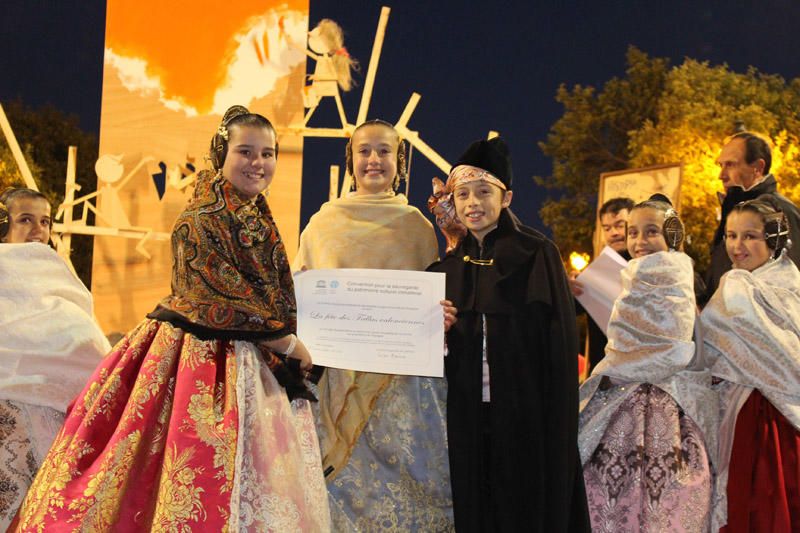 Entrega de los certificados de la Unesco a las Fallas infantiles