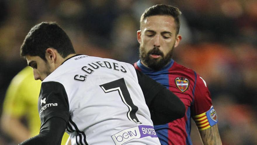 Guedes y Morales, entre las alternativas del Barça para sustituir a Dembélé