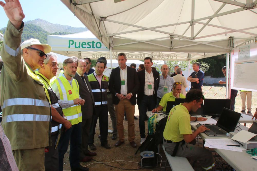 El Infoca realiza un simulacro de incendio entre Benalmádena y Mijas.