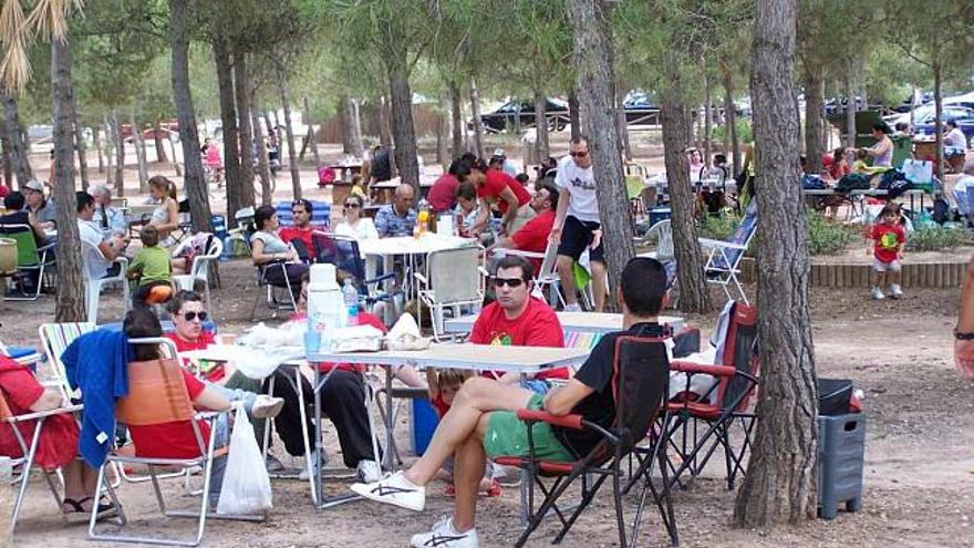 El área recreativa El Plano de Sax está registrando una enorme afluencia de visitantes.