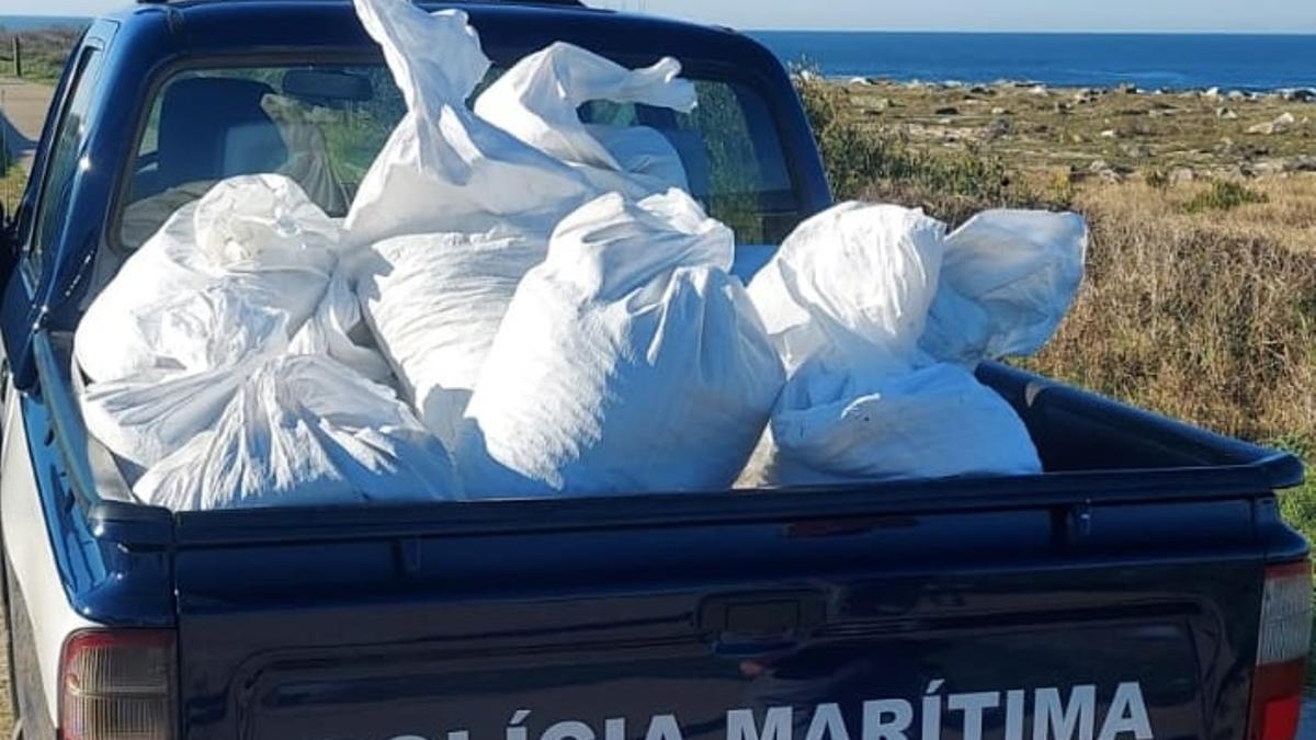 La mejilla intervenida a los arousanos en la costa portuguesa.