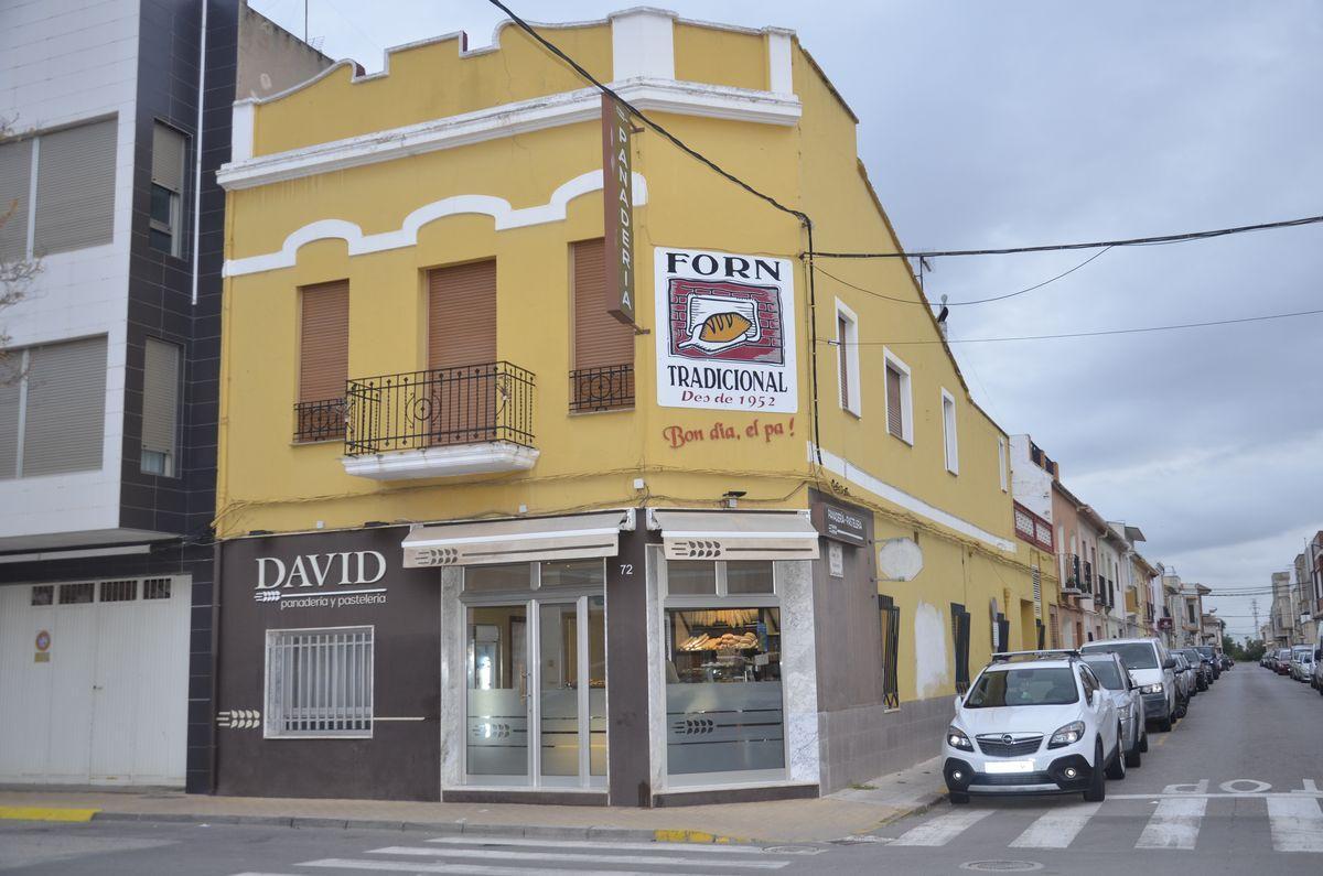 Los hornos de pan tradicionales han ido cerrando en Moncofa hasta que solo ha quedado uno.