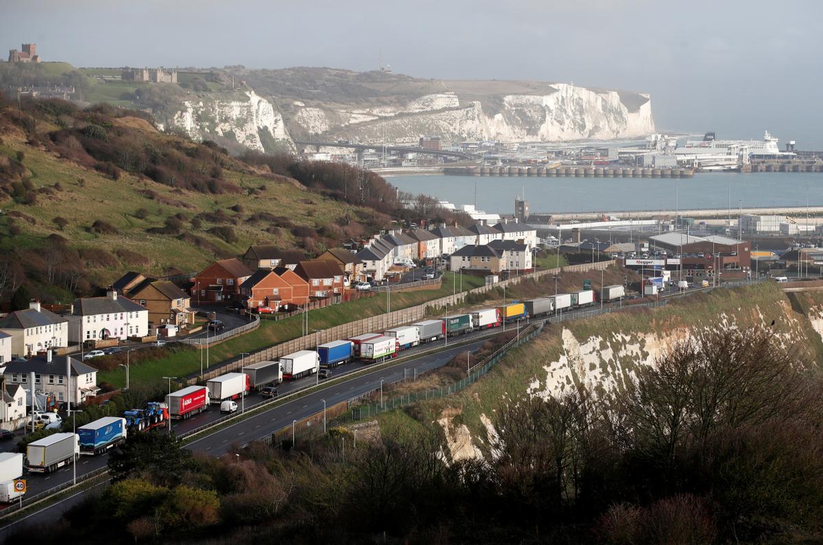 Colas de camiones en el puerto de Dover, en Reino Unido, en diciembre de 2021.