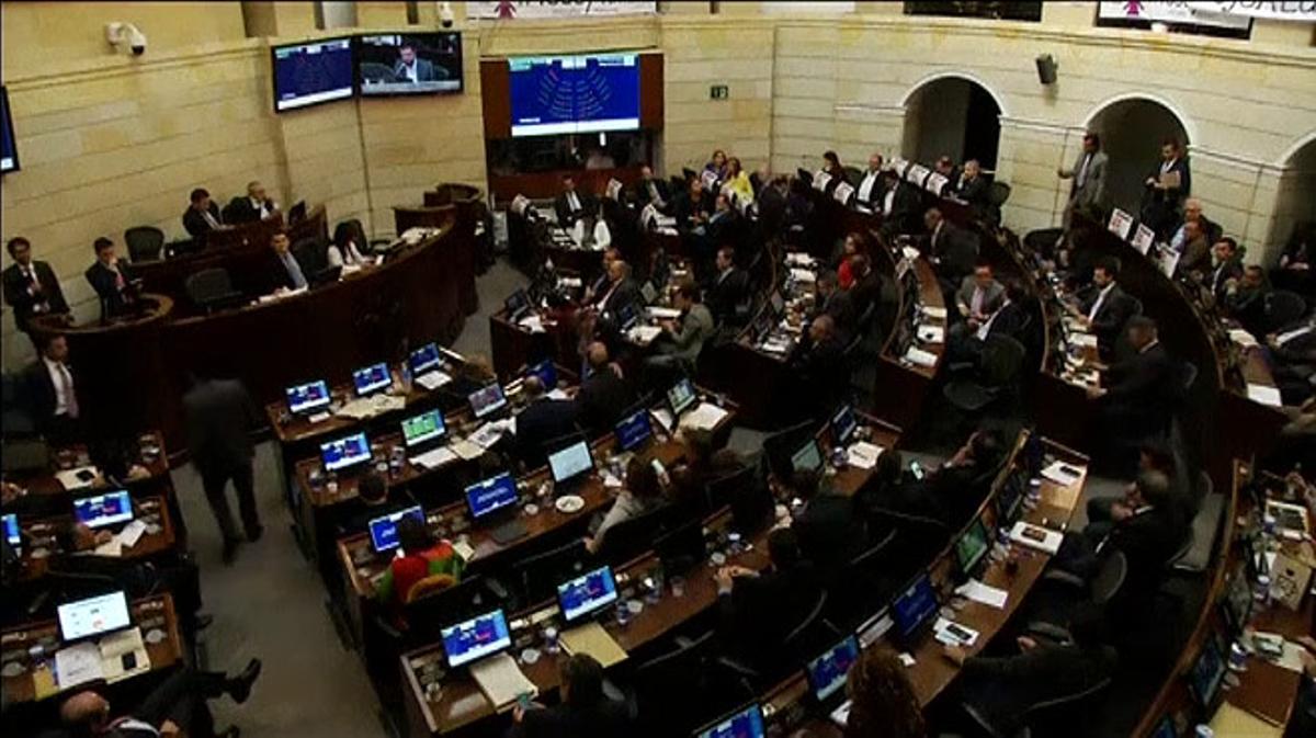 Colòmbia aprova al senat en acord la llei d’amnistia amb les FARC.