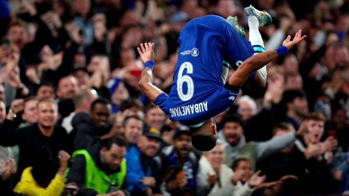 Aubameyang celebrando su gol con el Chelsea en Champions