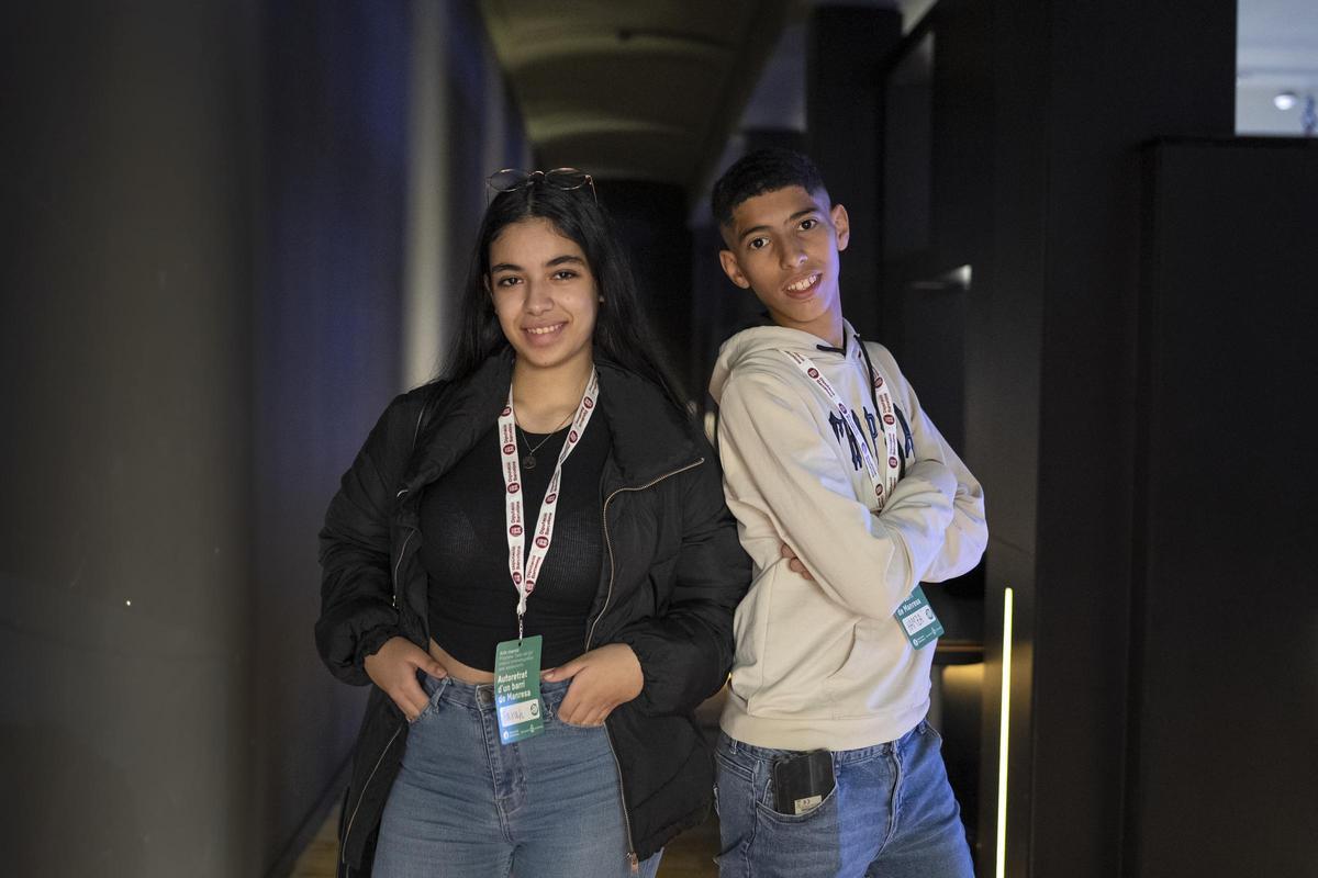 Farah Bentaleb y Hamza Essaguir, dos jóvenes participantes del programa . Foto Laura Guerrero