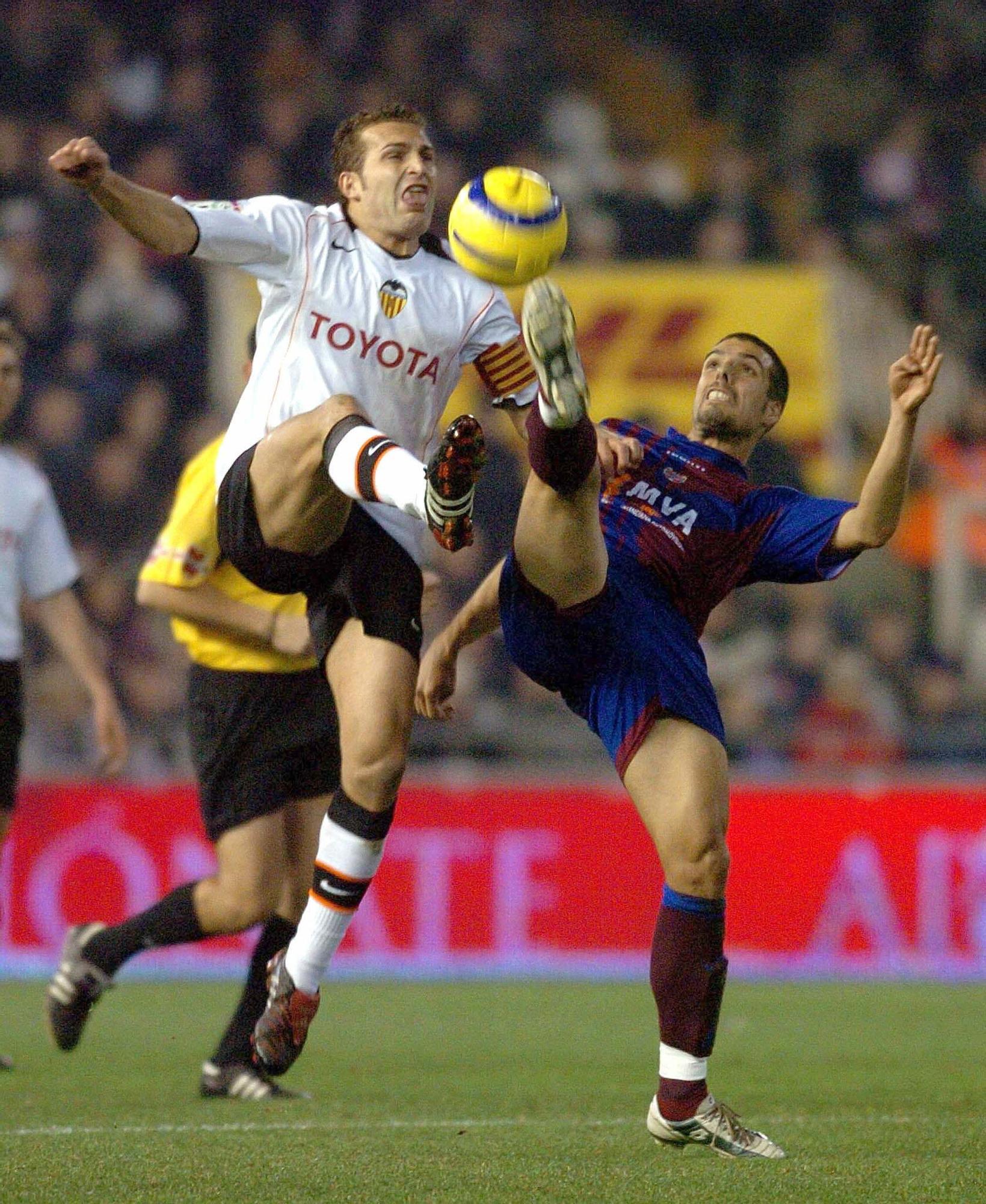 Album histórico del derbi entre el Valencia y el Levante